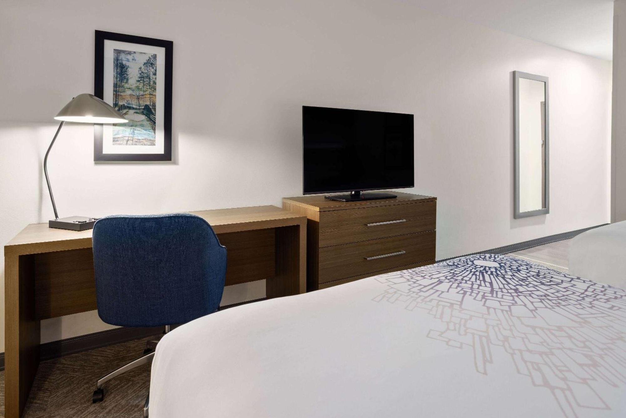 La Quinta Inn & Suites By Wyndham לוקוסט גרוב מראה חיצוני תמונה